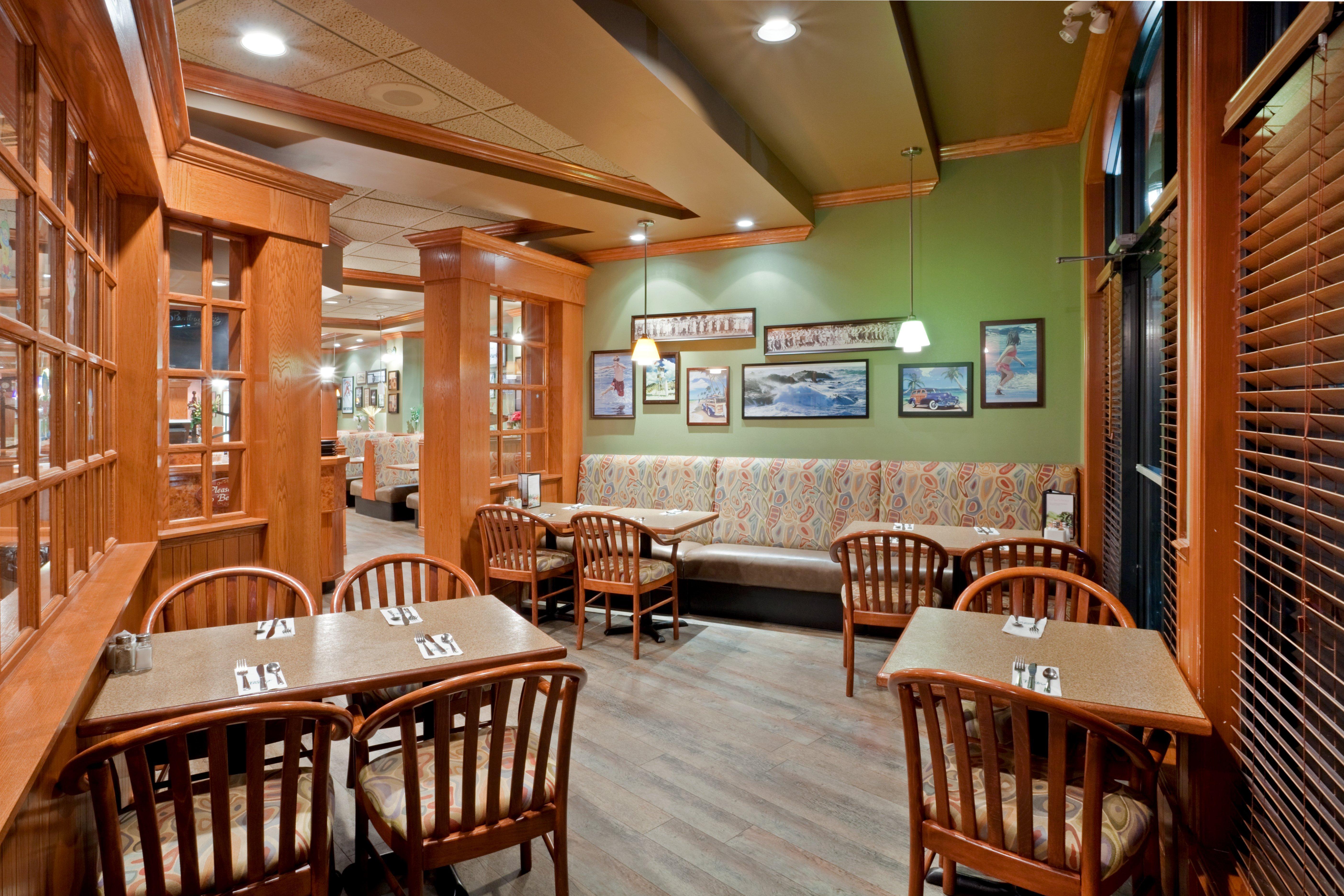 Holiday Inn & Suites North Vancouver By Ihg Exterior photo