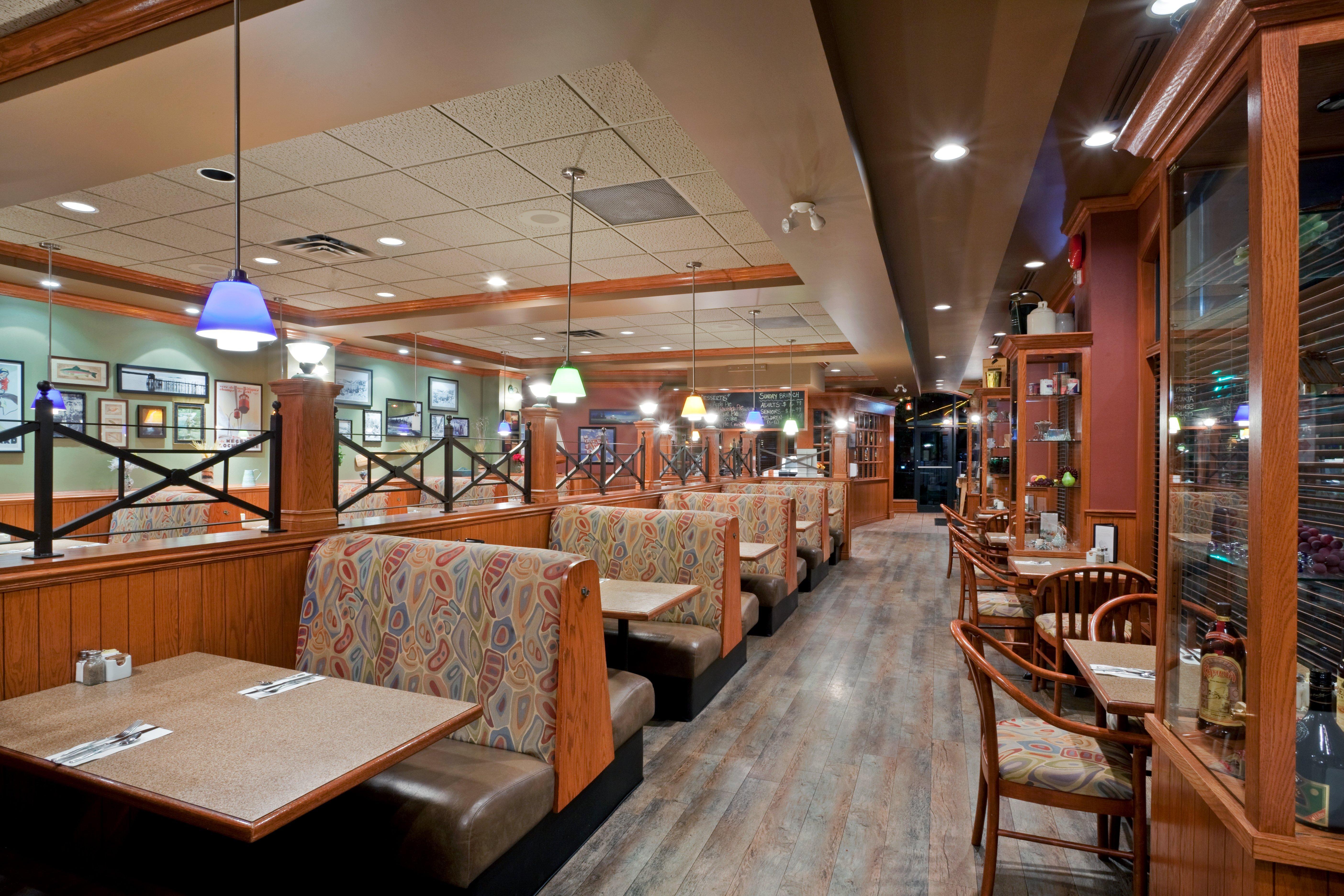 Holiday Inn & Suites North Vancouver By Ihg Exterior photo