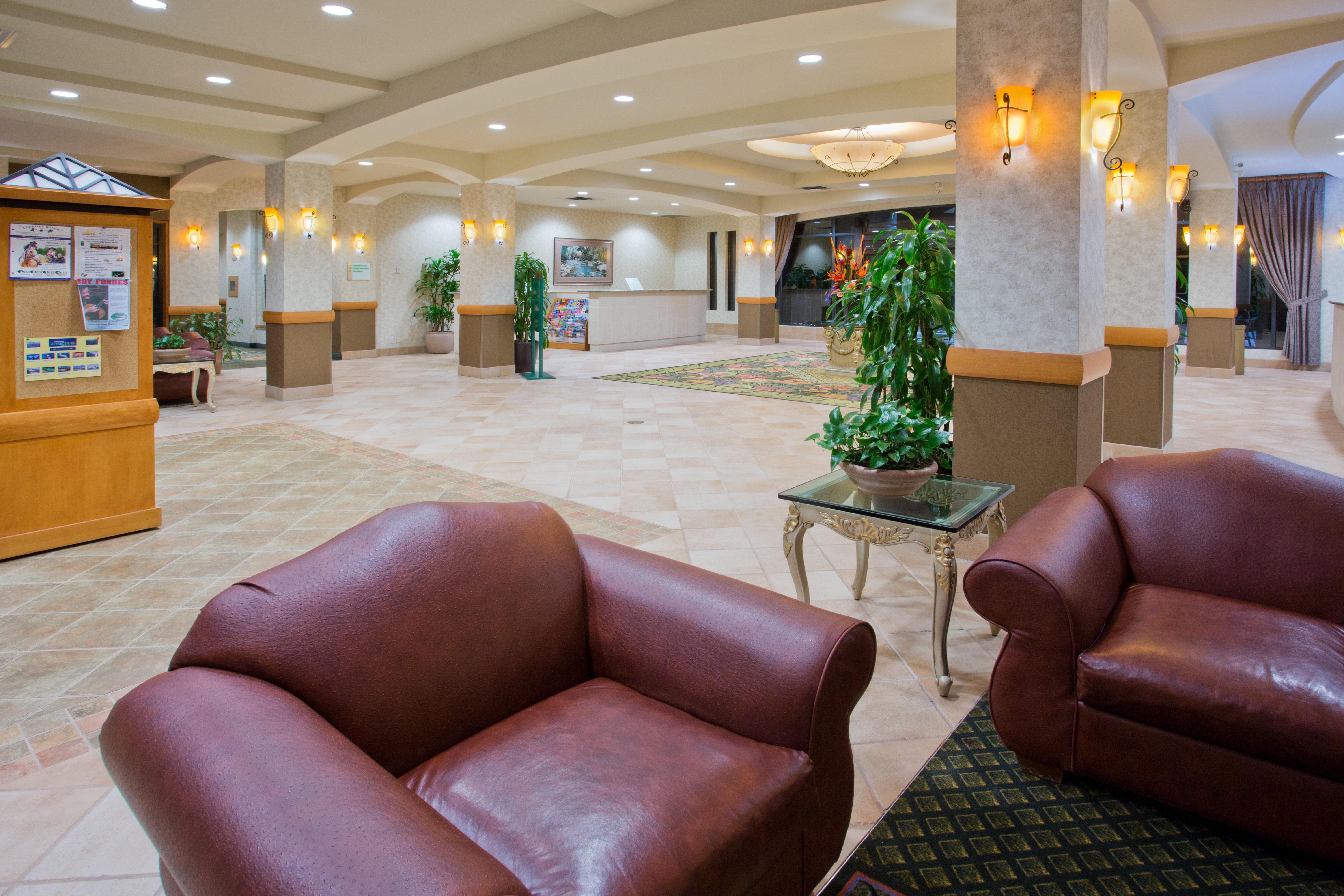 Holiday Inn & Suites North Vancouver By Ihg Exterior photo