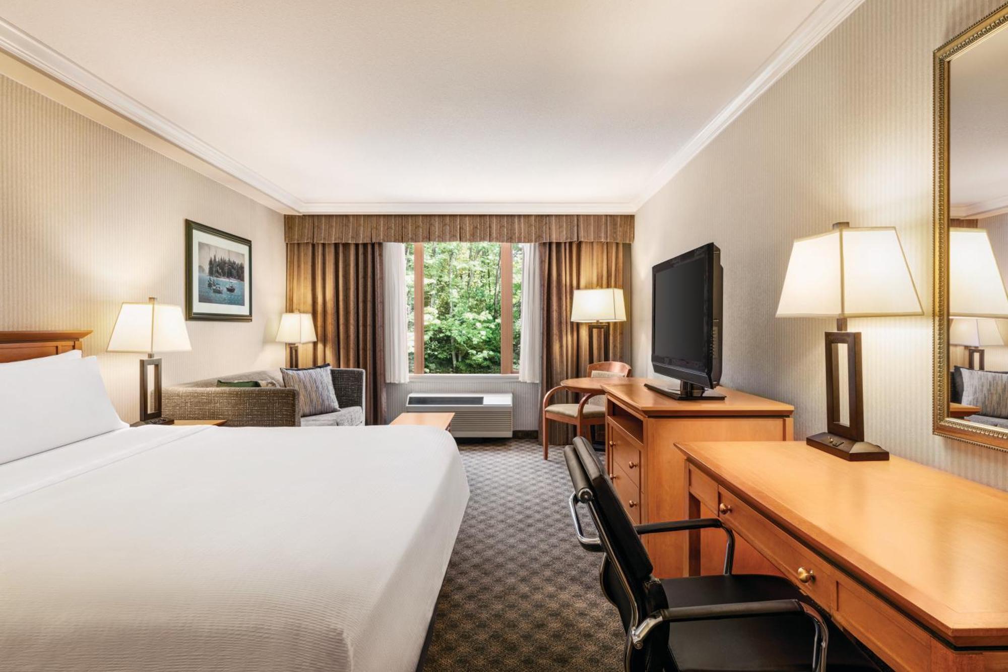 Holiday Inn & Suites North Vancouver By Ihg Exterior photo