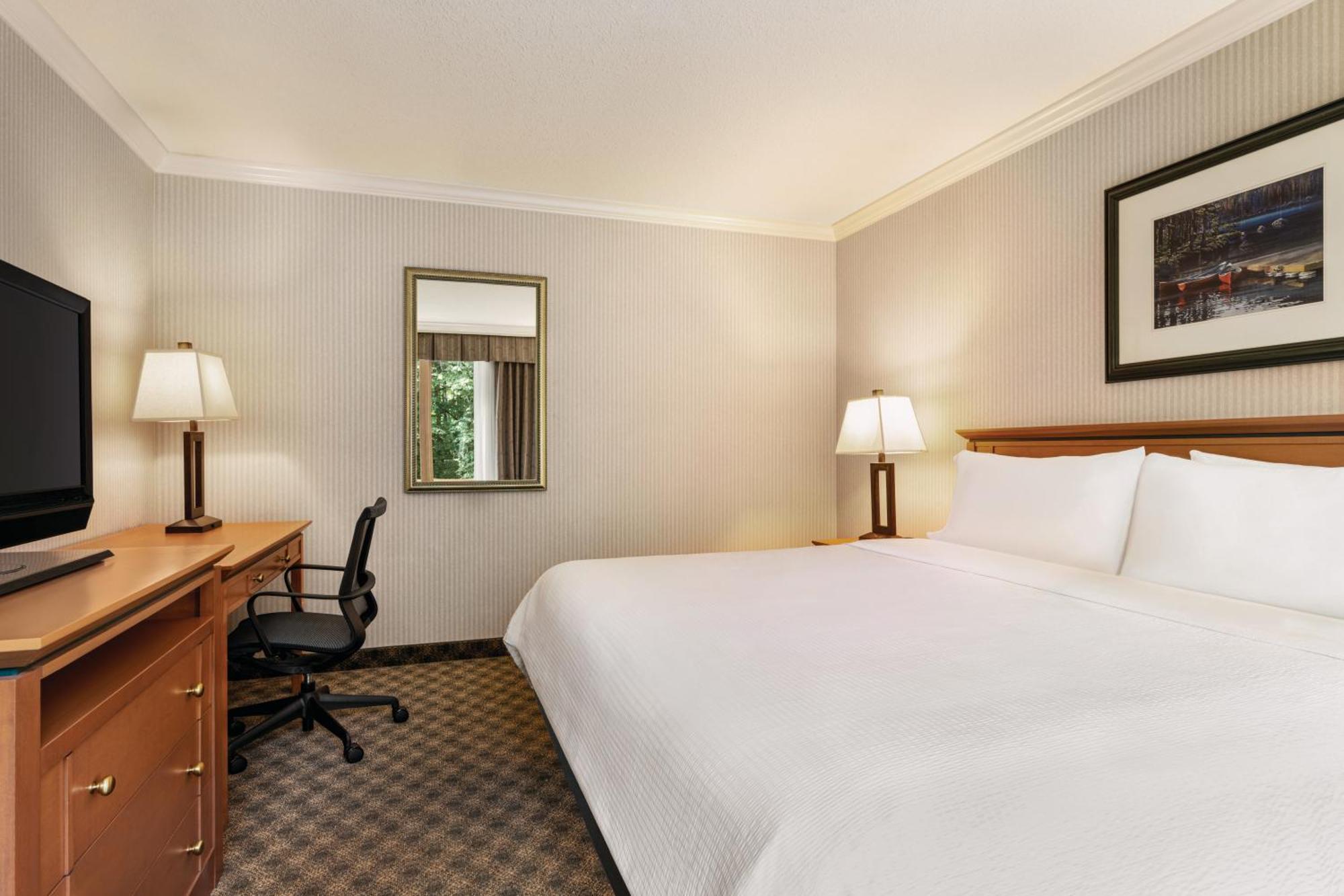 Holiday Inn & Suites North Vancouver By Ihg Exterior photo