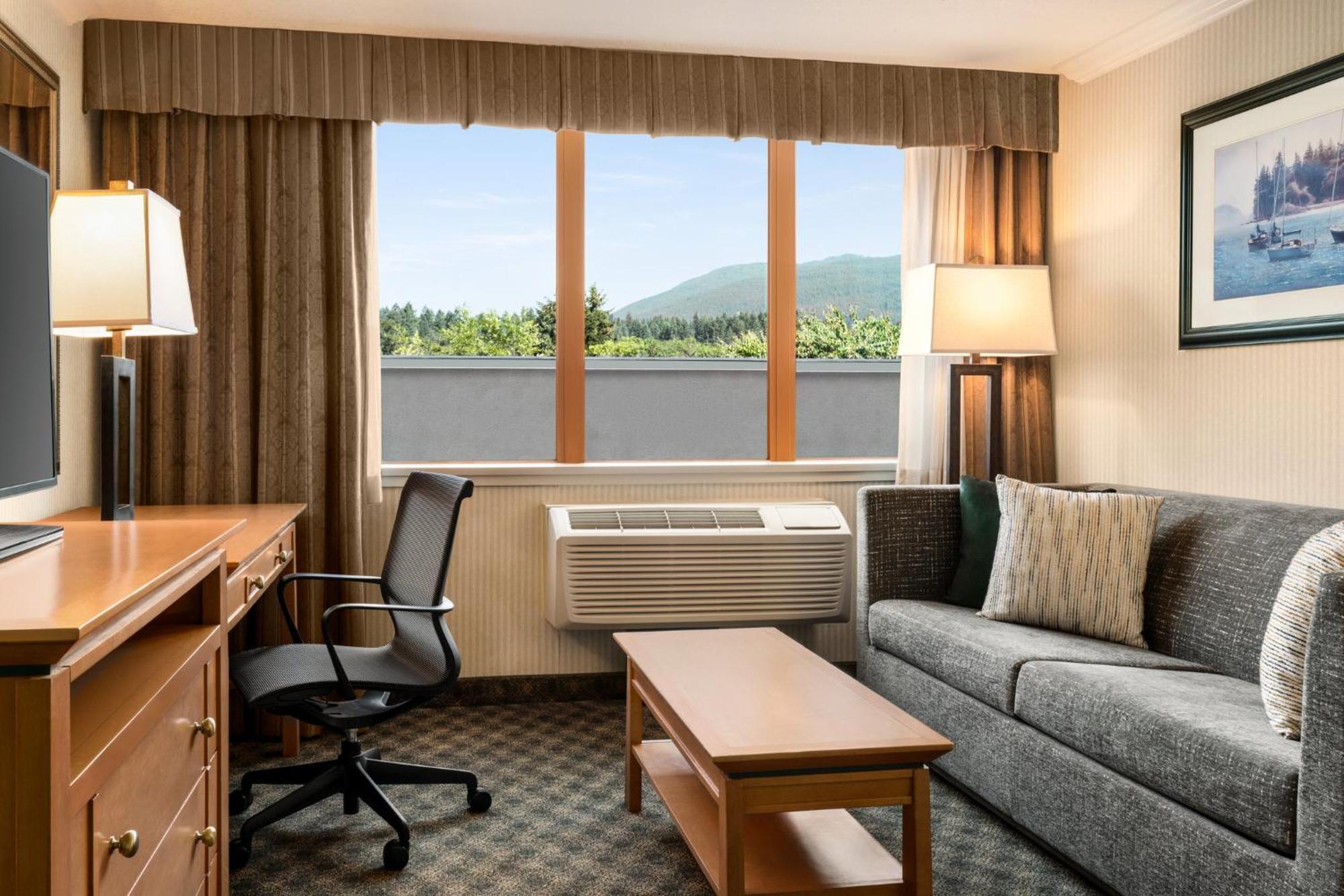 Holiday Inn & Suites North Vancouver By Ihg Exterior photo