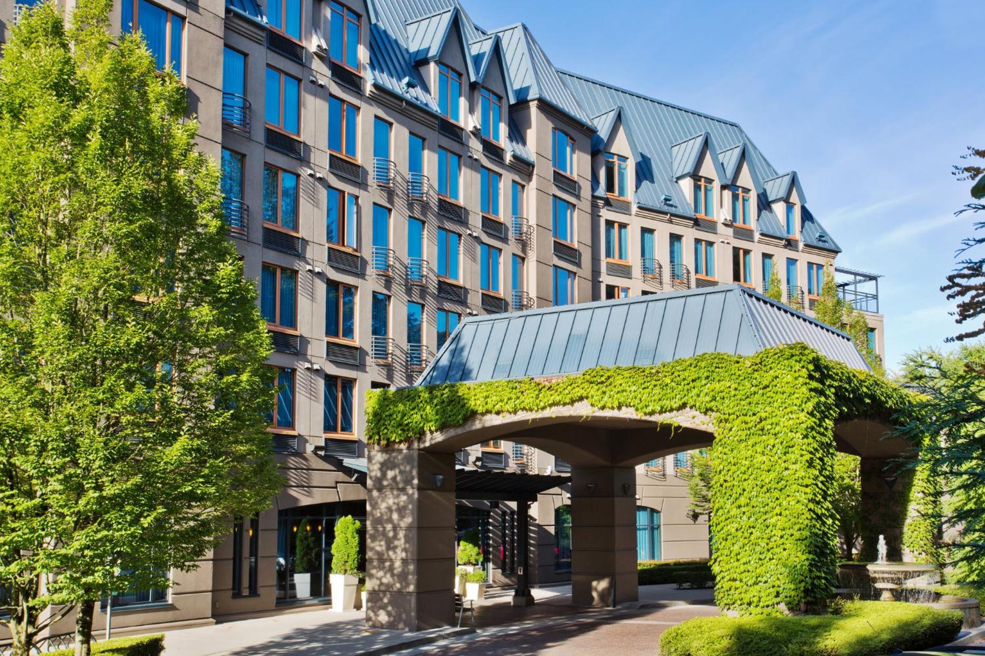 Holiday Inn & Suites North Vancouver By Ihg Exterior photo